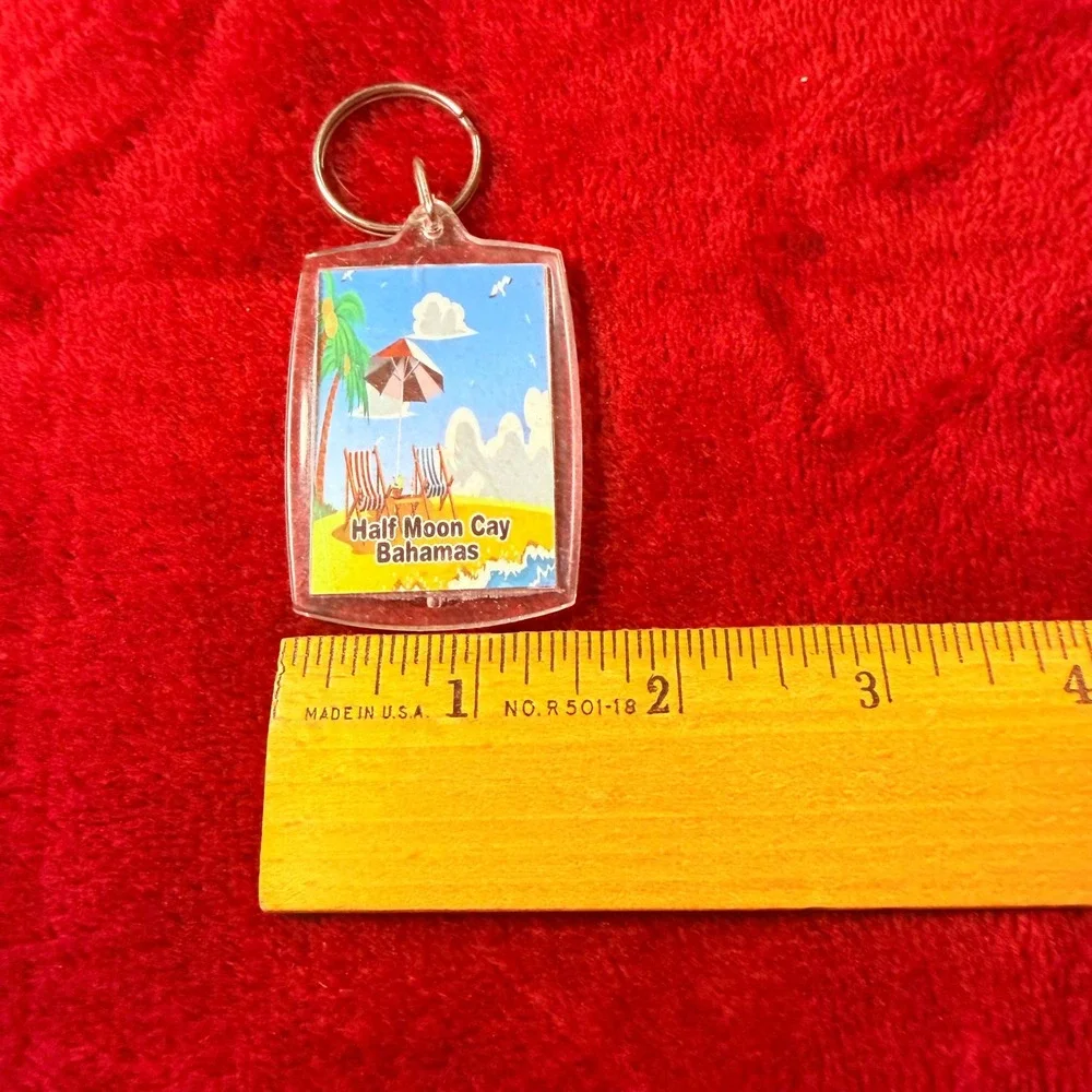 Half Moon Cay Bahamas Souvenir Keychain Beach Scene‎ Acrylic Travel Memorabilia